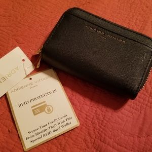 Adrienne Vittadini wallet